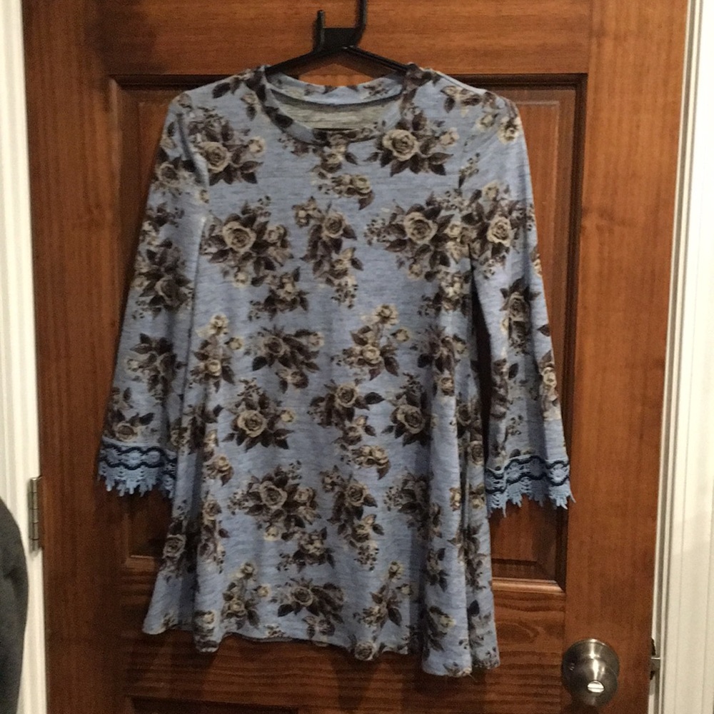 Long sleeve dressy shirt